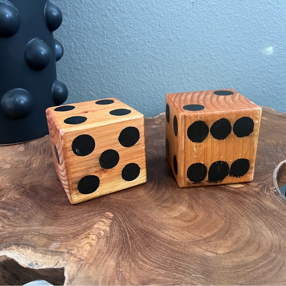 Vintage 1970’s oversized wooden dice 🎲 - Picture 2 of 4